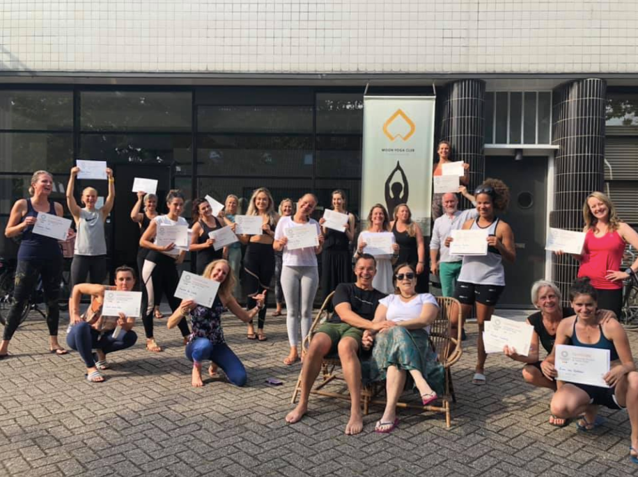 100 hrs functional Vinyasa Teacher Training: The whole class of 2020 passed the exam!!
